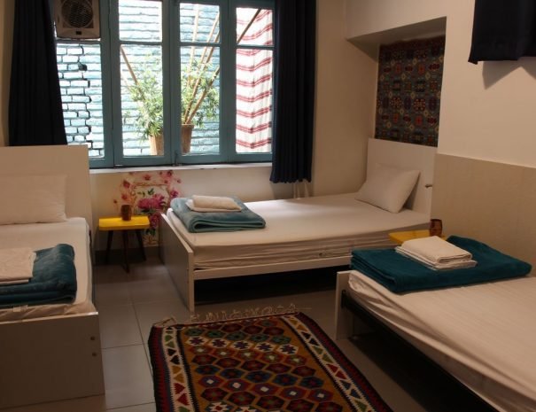 Golab-Hi-Tehran-Hoste-2l